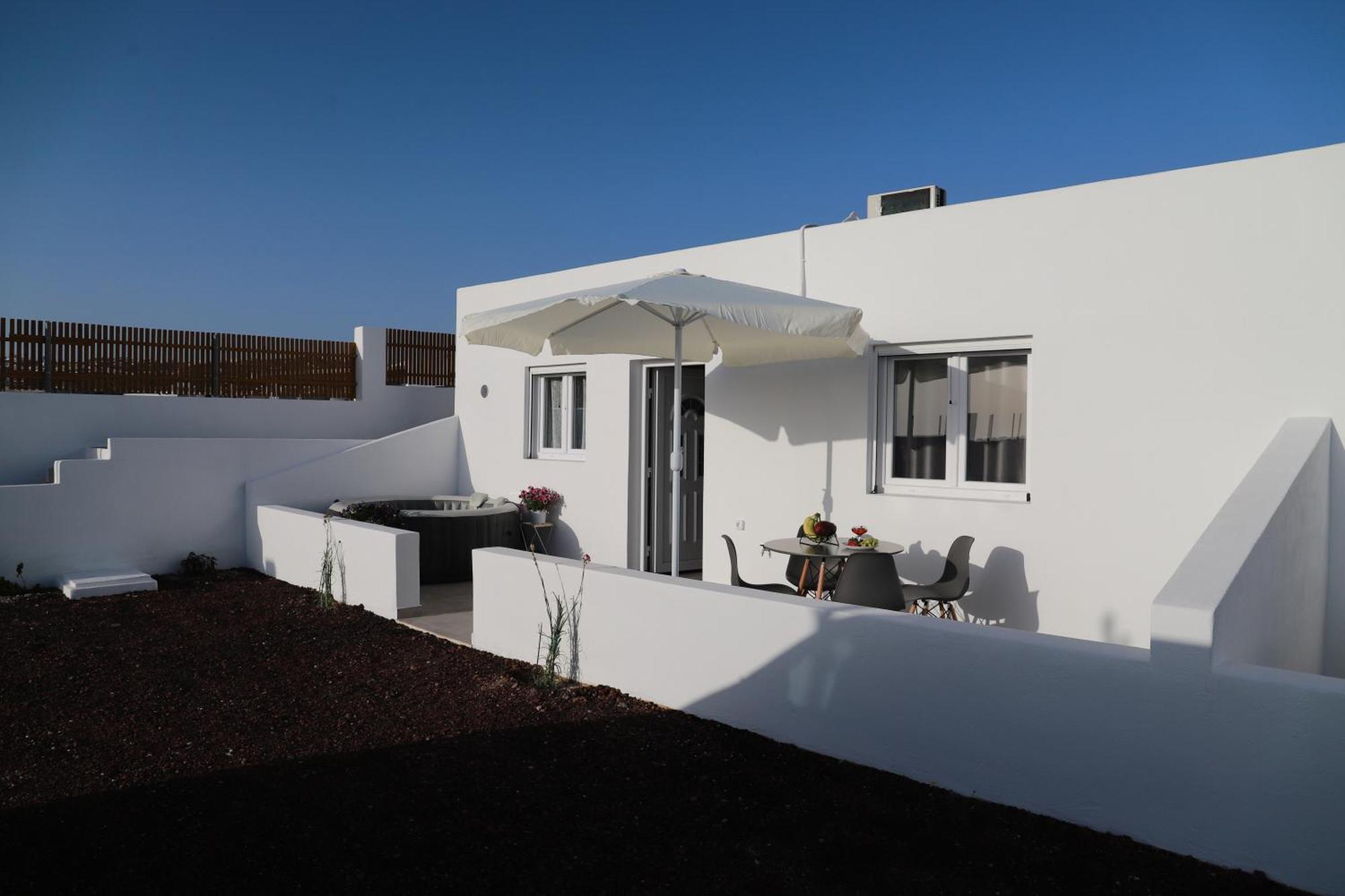 Calma Eco Sunset View Holiday home Emporio (Santorini)